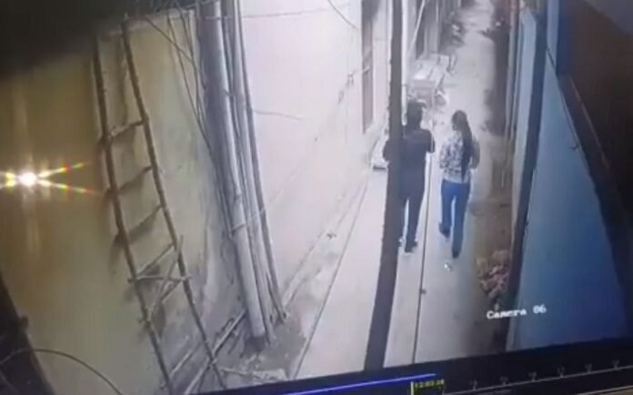 young man stabbed girl in delhi adarsh nagar see cctv young man stabbed girl in delhi adarsh nagar see cctv video zzz