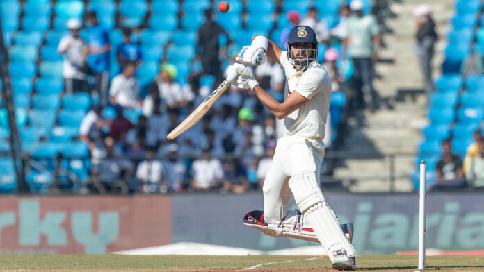 Axar Patel | Test Cricket में नंबर 9 पर बैटिंग करते हुए Axar Patel ने कायम की नई मिसाल, अंतरराष्ट्रीय क्रिकेट के इस एलीट क्लब में नाम हुआ दर्ज़