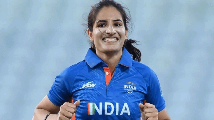 Women's T20 World Cup | Women's T20 World Cup में ENG-W vs IND-W मुकाबले में टीम इंडिया को मिली शिकस्त, लेकिन Renuka Singh के नाम हुआ एक ख़ास रिकॉर्ड