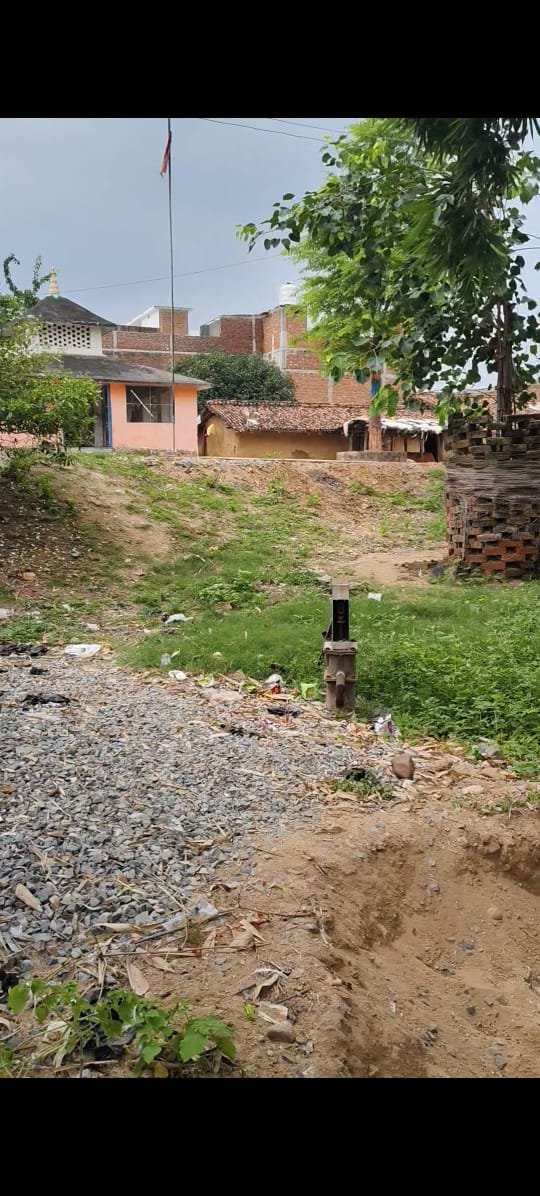 माँ काली मंदिर के सामने सरकारी चापाकल एक वर्ष से बंद,