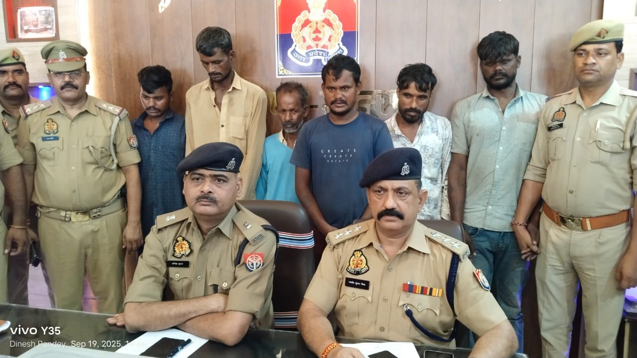 रोबर्ट्सगंज पुलिस ने किया बड़ा खुलासा – चोरी की घटनाओं में शामिल गिरोह का पर्दाफाश, 6 गिरफ्तार, लाखों का माल बरामद