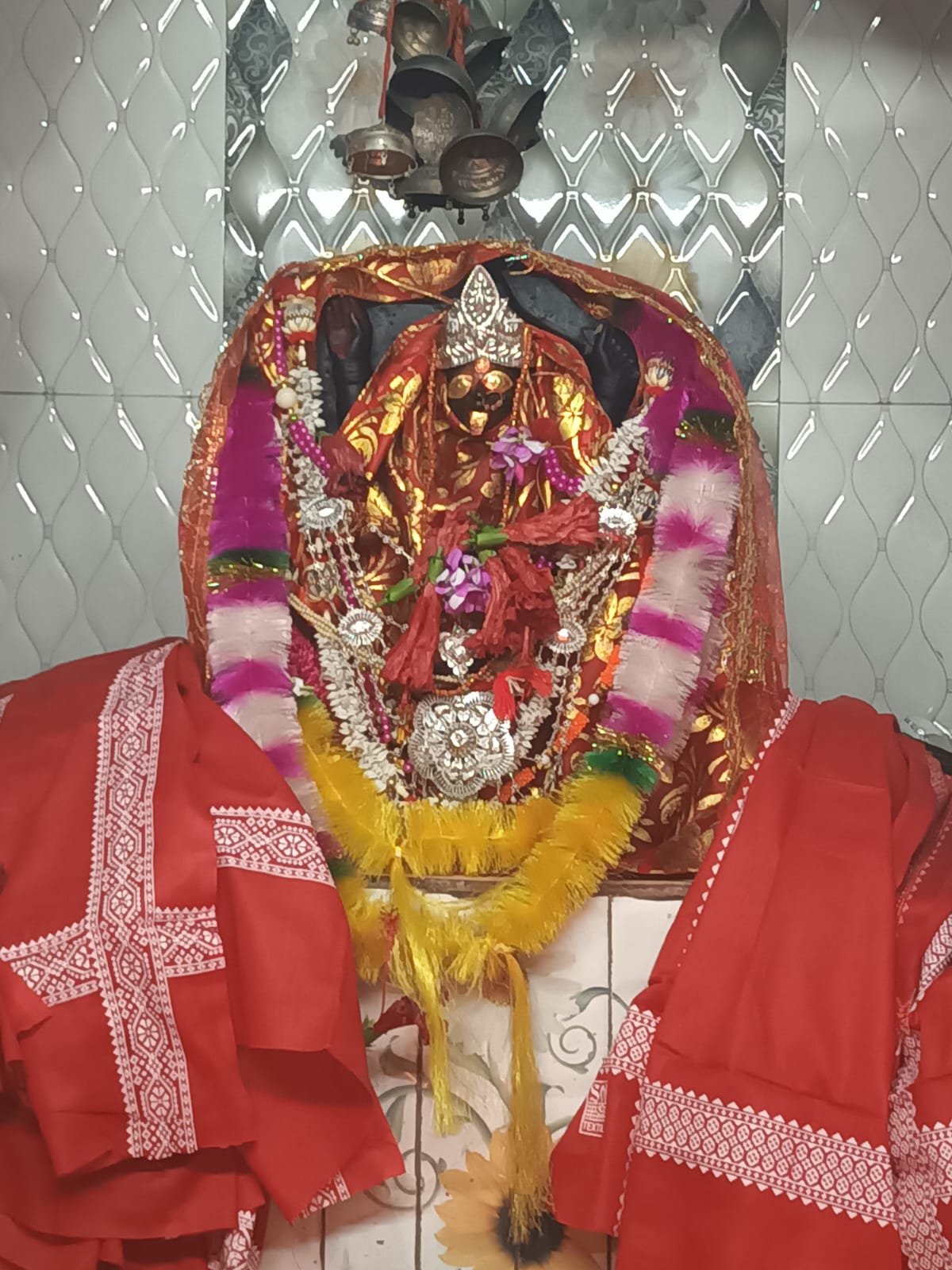 गुरुवार को विंढ़मगंज में माता रानी की भव्य आरती, हजारों श्रद्धालुओं ने पाया दिव्य प्रसाद