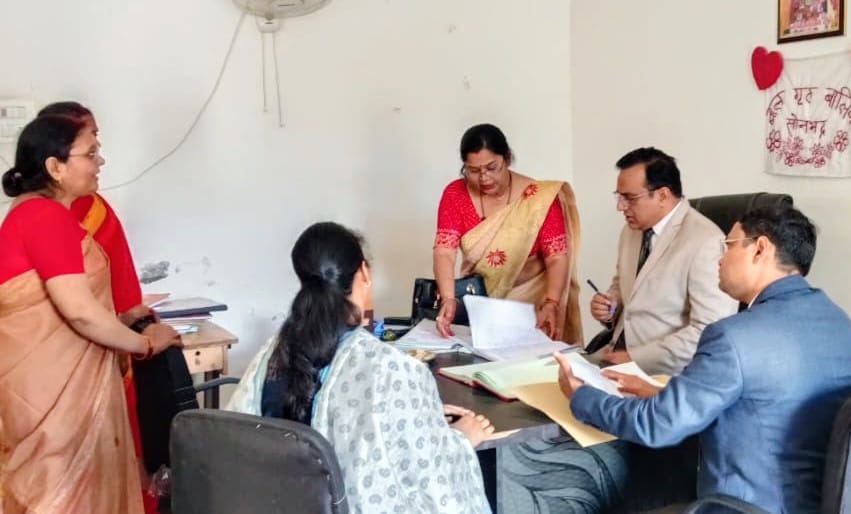 जजों ने की बाल गृह बालिका सोनभद्र का दौरा