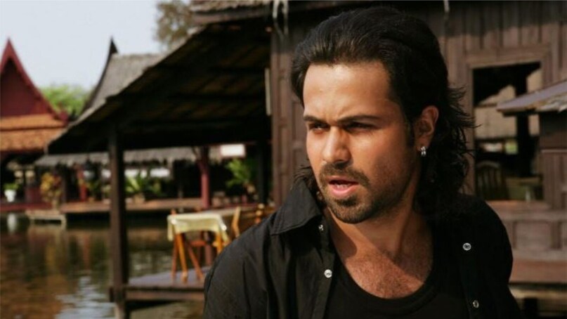 आवारापन (2007)-शिवम के रोल में वह एक ऐसे हिटमैन बने, जो अपनी जिंदगी में मोक्ष की तलाश कर रहा है. इस फिल्म ने उनके करियर को नई दिशा दी और उनकी इमोशनल एक्टिंग को दर्शकों ने खूब पसंद किया. ‘आवारापन’ के गानों को भी काफी पसंद किया गया था.