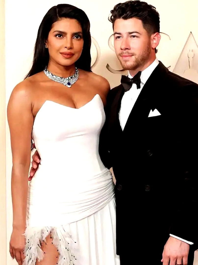 Priyanka Chopra Oscars 2026, Nick Jonas Priyanka Chopra Red Carpet, Priyanka Chopra Dior Gown Oscars, Oscars 2026 Presenter Priyanka Chopra, Priyanka Chopra Nick Jonas Chemistry Photos, ऑस्कर 2026 प्रियंका चोपड़ा, प्रियंका चोपड़ा निक जोनास ऑस्कर लुक, ऑस्कर 2026 रेड कार्पेट तस्वीरें, प्रियंका चोपड़ा ऑस्कर प्रेजेंटर, प्रियंका चोपड़ा डिओर गाउन ऑस्कर