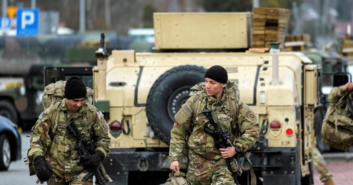 America Iran Conflict : ईरान से लड़ते-लड़ते US आर्मी में हुई सैनिकों की भारी कमी? क्यों बदले भर्ती के नियम, गांजा वाला रूल भी ढीला