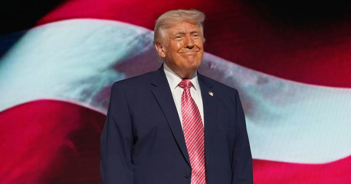 Donald Trump Viral Speech | ईरान से जान बचाकर भागा US का महाबली USS Gerald Ford, ट्रंप ने किस नशे में कबूल कर ली हार