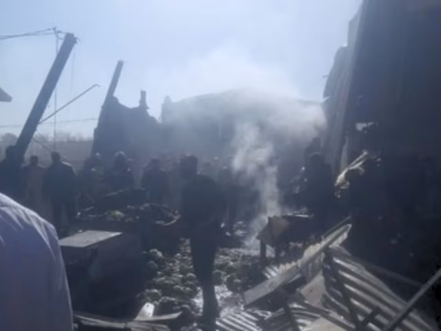 ईरान का सरकारी चॉपर क्रैश होकर सब्जीमंडी पर गिरा, ट्रंप की वजह से हुआ हादसा?