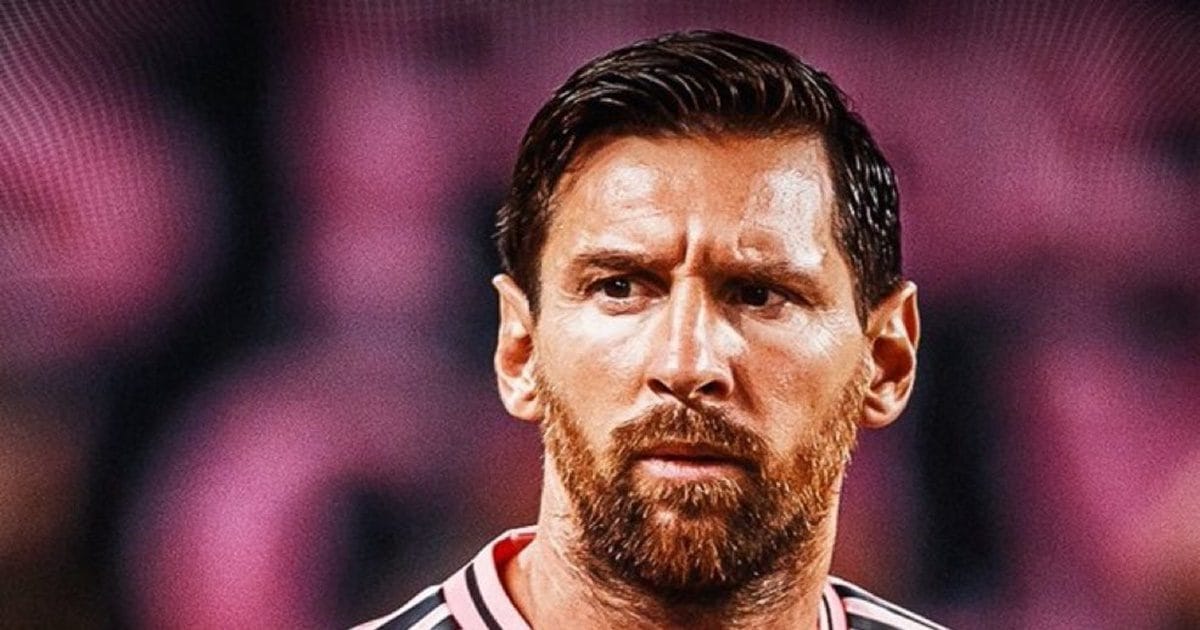 Lionel Messi: महान फुटबॉलर लियोनेल मेसी पर बड़ा एक्शन, एक मैच का लगा बैन, जानें पूरा मामला