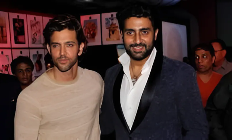 Hrithik Roshan vs Abhishek Bachchan, Debut Year 2000 Bollywood, Hrithik Roshan Success Story, Abhishek Bachchan Struggle, Kaho Naa Pyaar Hai Box Office, ऋतिक रोशन और अभिषेक बच्चन, कहो ना प्यार है बनाम रिफ्यूजी, ऋतिक रोशन की पहली फिल्म, अभिषेक बच्चन का संघर्ष, बॉलीवुड स्टारकिड्स करियर