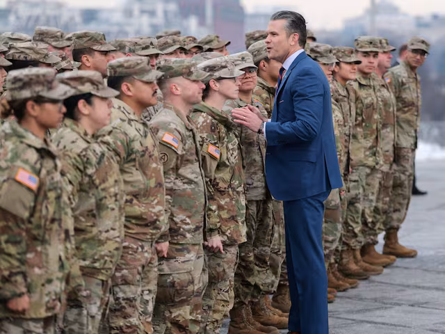 ईरान युद्ध की तैयारी में था पेंटागन, तभी अंदर ही अंदर हुआ अरबों का खेल!