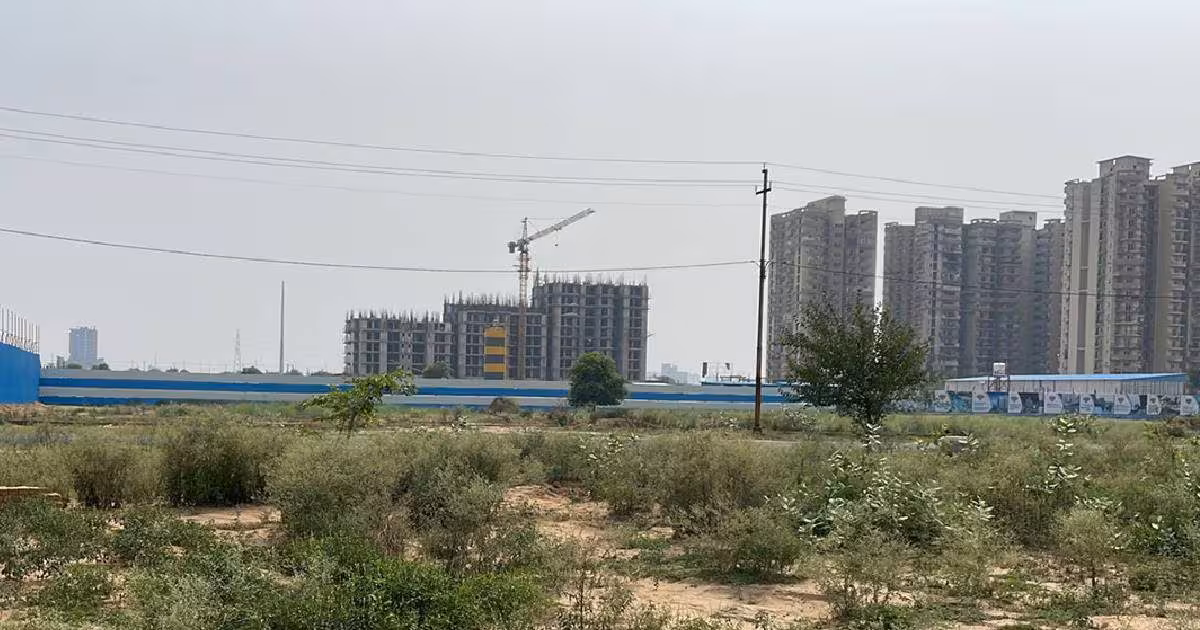 Plot demand rising in real estate market: क्या फ्लैटों से टूट गया मोह? अब प्लॉट में मनमर्जी घर बनाकर रहना चाहते हैं लोग? कौन सी बात ने किया इशारा