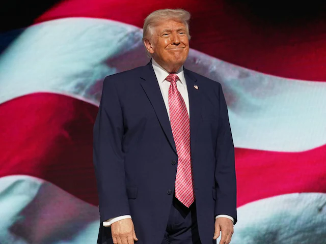 ईरान से जान बचाकर भागा महाबली Gerald Ford, ट्रंप ने किस नशे में कबूल कर ली हार