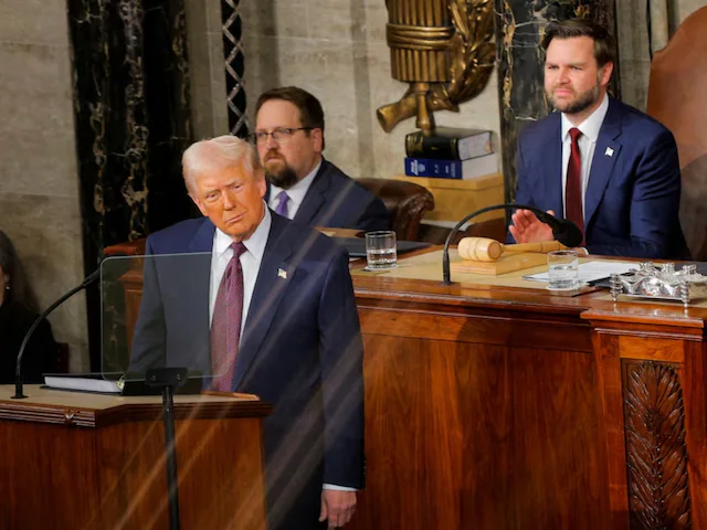 ईरान में अब ट्रंप करेंगे नया कांड? सुनकर भड़के अपनी ही पार्टी के सांसद