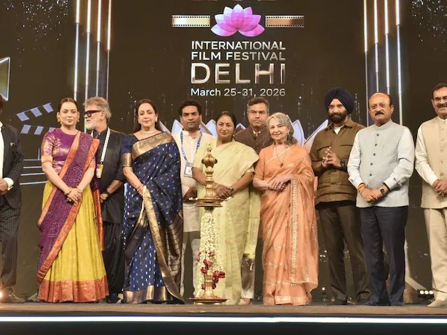 'ये गर्व का पल', धर्मेंद्र और शर्मिला टैगोर को मिला लाइफटाइम अचीवमेंट अवॉर्ड