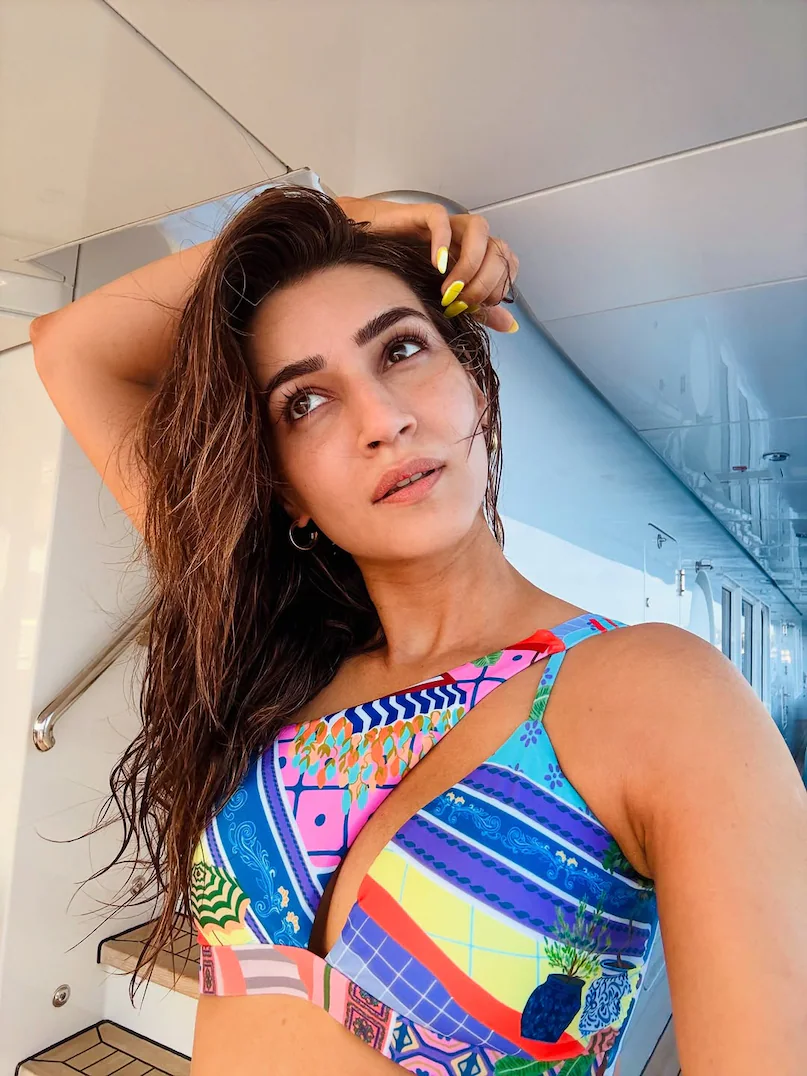 kriti sanon, cocktail 2, kriti sanon photos, kriti sanon cocktail 2, kriti sanon glamorous looks, कृति सेनन, कृति सेनन फोटोज