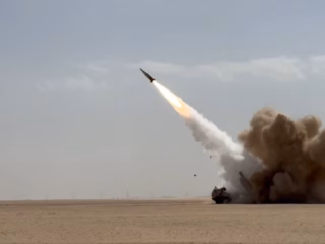 US ने ईरान पर दागा ऐसा 'ब्रह्मास्त्र', प्रिसिजन मिसाइल से समंदर को बना कब्रगाह