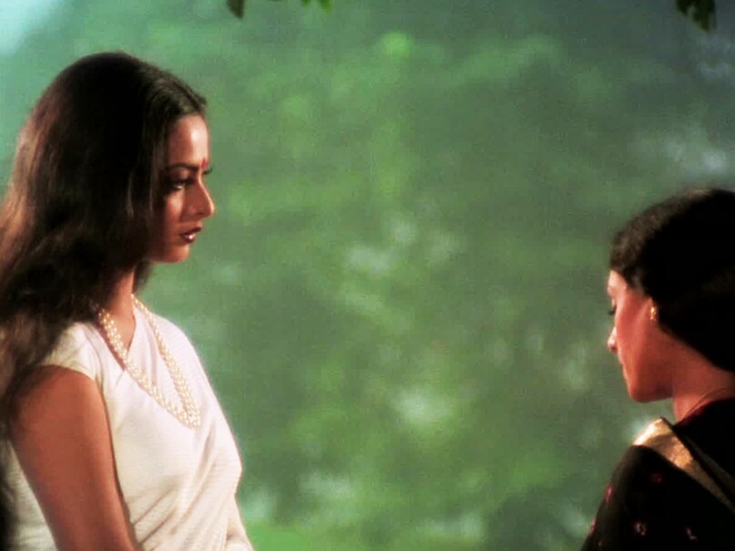 Amitabh Rekha Last Movie Silsila, Silsila Box Office Failure, Amitabh Rekha Jaya Triangle Movie, Iconic Silsila Dialogues, Rekha Amitabh Silsila Songs, अमिताभ रेखा आखिरी फिल्म, सिलसिला मूवी फ्लॉप या हिट, अमिताभ रेखा जया बच्चन सिलसिला, यश चोपड़ा की सिलसिला, रंग बरसे गाना इतिहास