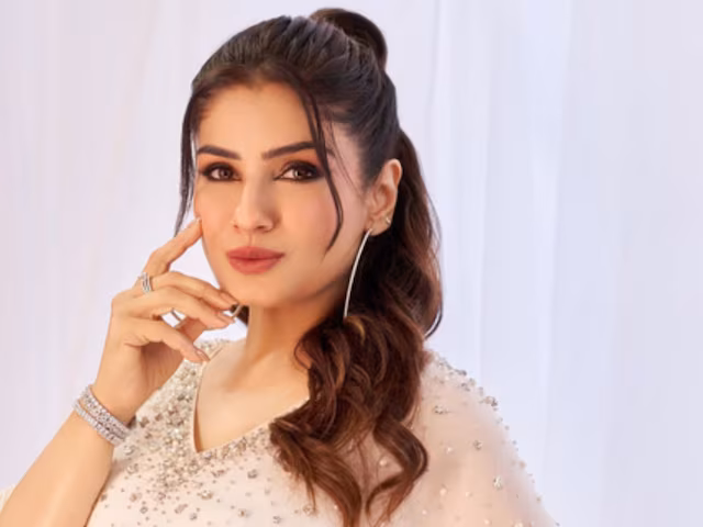 करिश्मा कपूर के साथ 'कोल्ड वॉर' पर रवीना टंडन का बेबाक बयान