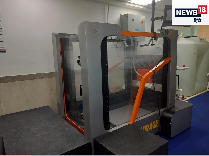 डॉ. जोशी कहते हैं कि इस पर रनिंग से पेन रिलीफ होता है. फुटबॉल, हॉकी, जूड़ो, वुशू, कबड्डी आदि में चोटिल हो चुके खिलाड़ी यहां सर्जरी के बाद पूरी तरह रिकवर होने के लिए रोजाना 15 से 20 मिनट तक रनिंग करते हैं. इसमें गर्म या ठंडा पानी का तापमान से लेकर स्‍पीड तक मेनटेन की जाती है. 