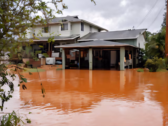 अमेरिका: हवाई में पानी का तांडव! कोना तूफान ने मचाई तबाही, बांध टूटने का खतरा