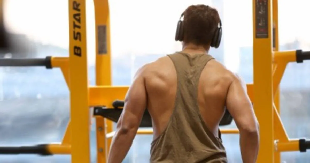 कभी खाना डिलीवर करता था, आज जॉन अब्राहम के साथ सेट पर हूं, हर्षवर्धन राणे की ये पोस्ट नम कर देगी आंखें