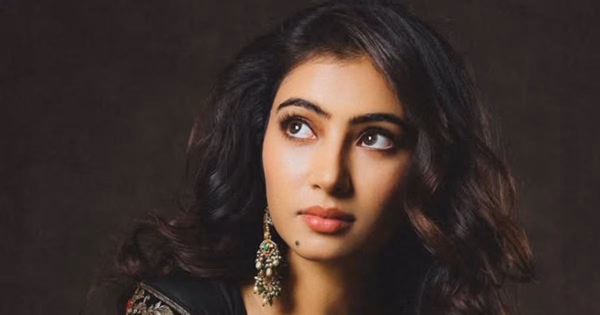 ‘कौन है ये?’, सारा अर्जुन ऐसे बनीं ‘धुरंधर’ की हीरोइन, रणवीर सिंह से छोटी होने पर भी मुकेश-आदित्य की हुई थी बात