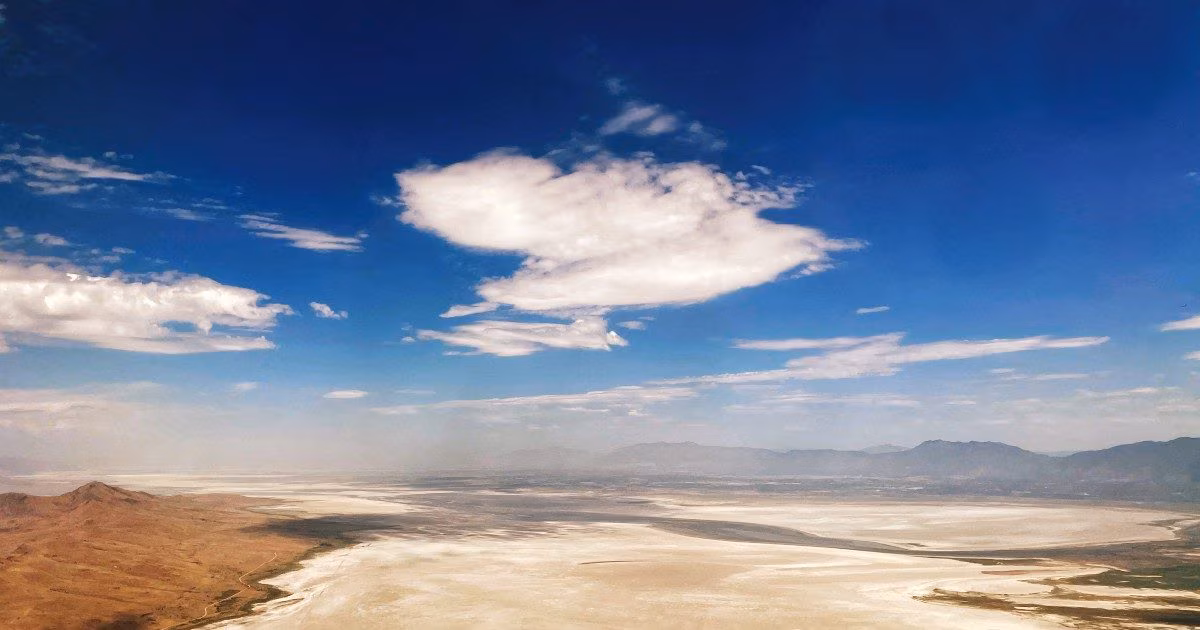 वैज्ञानिकों ने आसमान से खोजा पाताल का पानी, इस खारी झील के नीचे 4 किलोमीटर की गहराई तक भरा है अमृत! PHOTOS