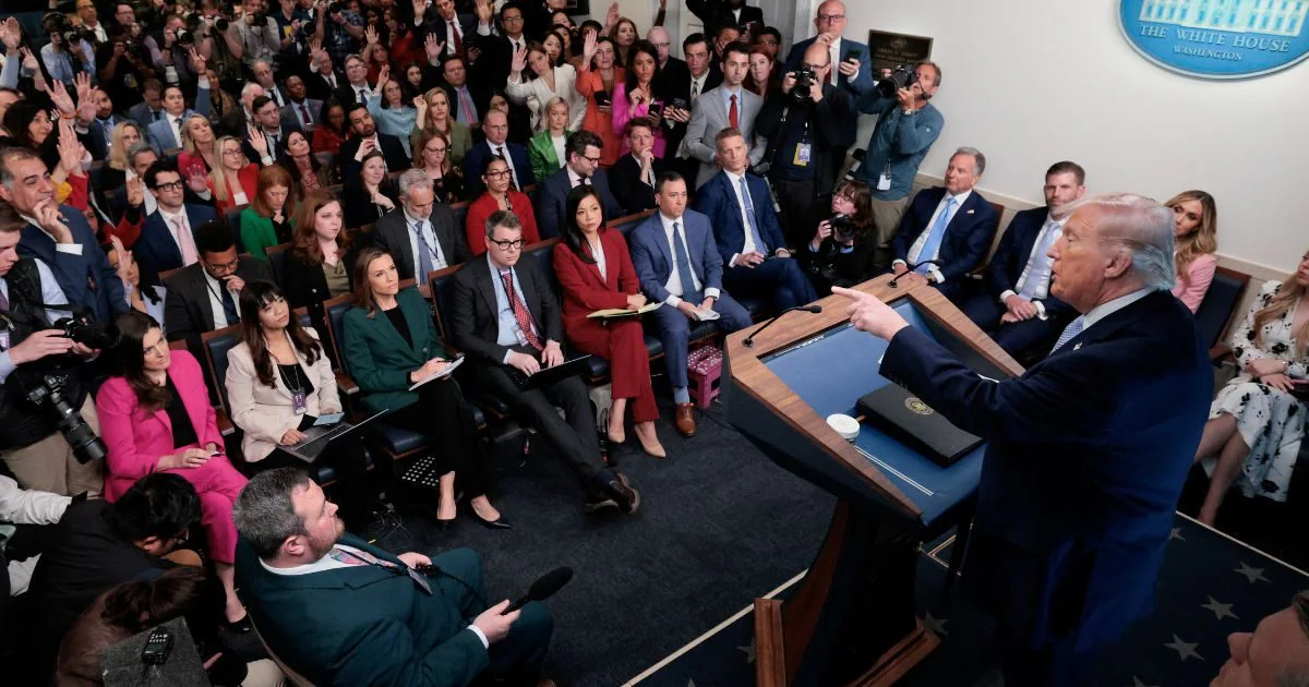 4 बॉम्बर, 64 फाइटर, 48 रिफ्यूलिंग टैंकर, 13 रेस्क्यू… ईरान से पायलट निकालने की कहानी डोनाल्ड ट्रंप की जुबानी