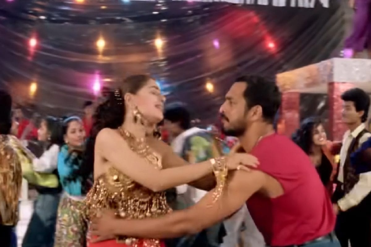 31 साल पुराना गाना, नाना पाटेकर ने ममता कुलकर्णी संग किया बोल्ड डांस, किशोर कुमार के बेटे संग 3 सिंगर ने गाया