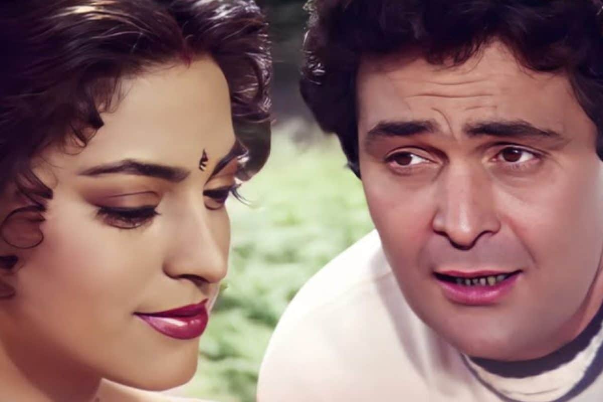 रुठी हुई जूही चावला को बांसुरी बजाकर मनाते हैं ऋषि कपूर,अलका याग्निक संग कुमार सानू ने गाया 4.23 मिनट का हिट गाना