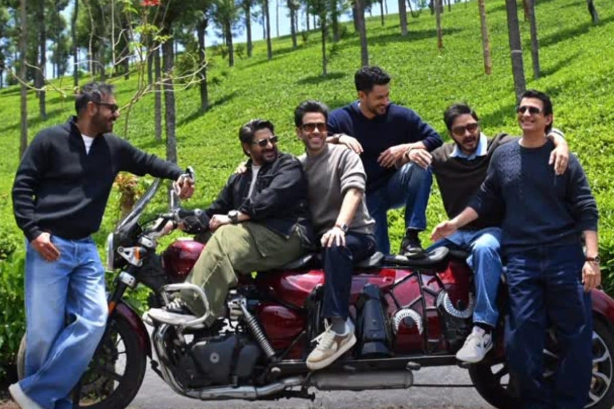 ऊटी में सेट होगी ‘गोलमाल 5’ की कहानी, शुरू हुई फिल्म की शूटिंग, एक बाइक पर दिखे 6 हीरो, अजय ने शेयर किया पोस्ट