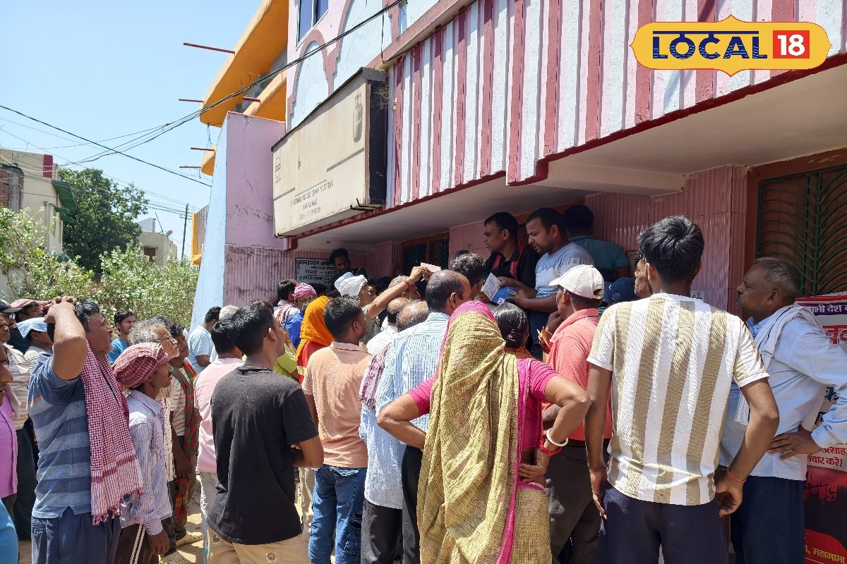 Ground Report: गोयठा के सहारे बन रहा खाना, 15 दिन से सिलेंडर के लिए चक्कर लगा रहे, गोड्डा में गर्माया गैस संकट