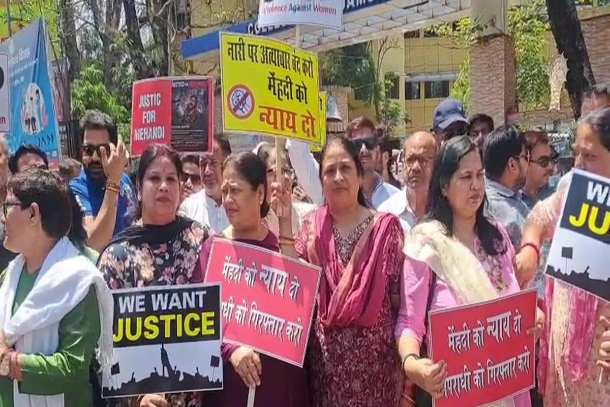 जमशेदपुर बिष्टुपुर कांड से गुस्से में लोग, गर्म चाय से हमले में झुलसी पीड़िता ICU में, क्षत्रिय समाज का प्रदर्शन