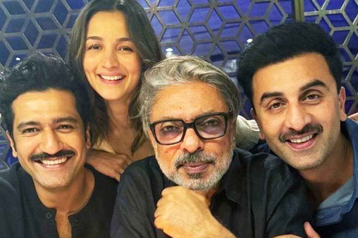 भंसाली का महा-धमाका: इस दिन सिनेमाघरों में हंगामा मचाने आ रही है ‘लव एंड वॉर’, रिलीज डेट ने बढ़ाया इंटरनेट का पारा