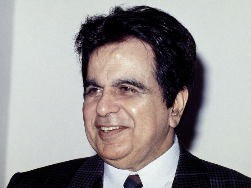 Bollywood Superstars Struggle Stories, Jackie Shroff Chana seller, Rajinikanth Bus Conductor, Akshay Kumar Waiter life, Nawazuddin Siddiqui Watchman, सुपरस्टार्स का संघर्ष, बॉलीवुड एक्टर्स की पुरानी नौकरियां, जैकी श्रॉफ की कहानी, रजनीकांत बस कंडक्टर, अक्षय कुमार वेटर