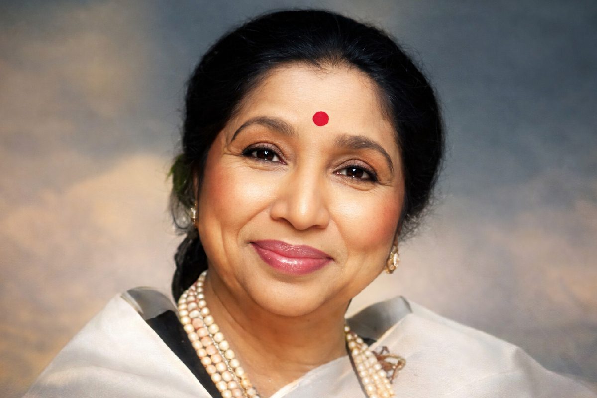 आशा भोंसले का वो ‘गोल्डन’ संघर्ष: जब लता दीदी के रिजेक्टेड गानों ने बदली तकदीर! ठुकराए हुए सुरों से बदला म्यूजिक का ग्रामर