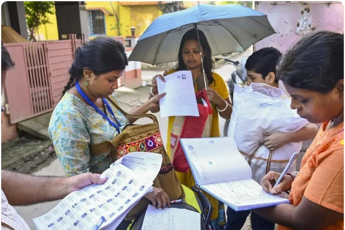 नागरिकता तय करना चुनाव आयोग का काम नहीं, एसआईआर प्रोसेस पर तुरंत लगे रोक, वोटर लिस्ट के रिवीजन पर हल्लाबोल