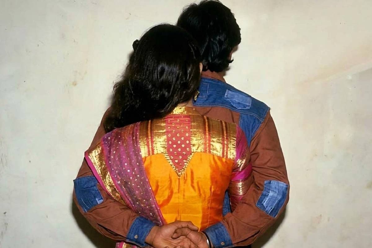 करिश्मा कपूर संग रहा अफेयर, 1 हसीना को तो 54 की उम्र में भी रखा कुंवारी, खुद बन बैठा टॉप एक्ट्रेस का पति