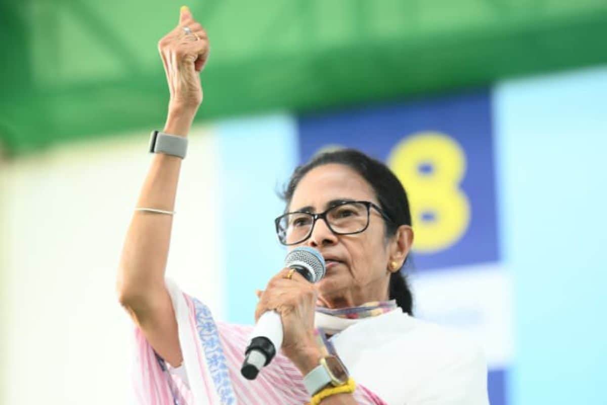 सबको नौकरी दूंगी…सबको नौकरी दूंगी…  PAC पर ताला लगने से खफा ममता का ऐलान, इतना मोह क्‍यों?