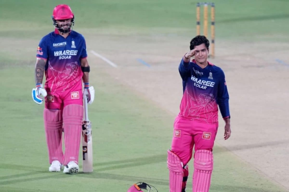 वैभव सूर्यवंशी ने टीम बस के शीशे पर जो लिखा…उसे कर दिखाया, 15वीं पारी में जड़े 50 छक्के, क्रिस गेल का रिकॉर्ड स्वाहा