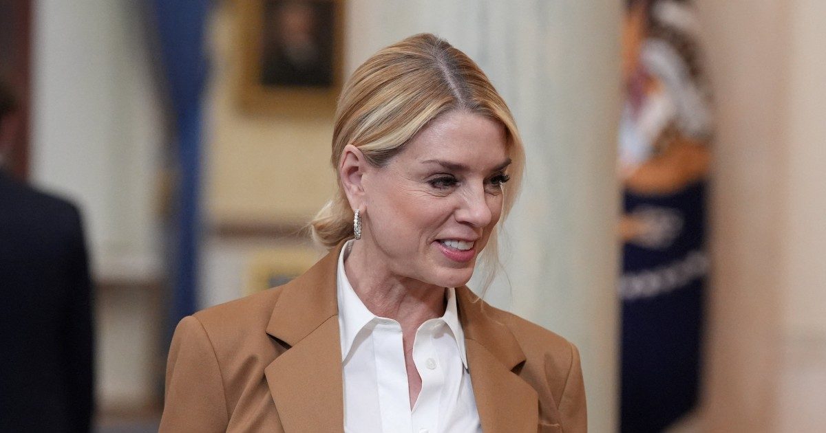 ट्रंप का हंटर चला, अटॉर्नी जनरल पाम बोंडी को अचानक पद से हटाया, ‘हिट लिस्ट’ में अब किसका है अगला नंबर?