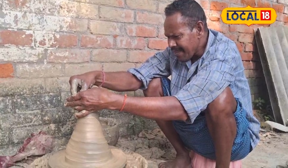 इलेक्ट्रॉनिक चाक ने बदली कुम्हारों की किस्मत, अब सीजन में ही नहीं साल भर करते हैं कमाई