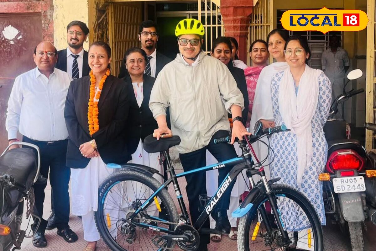 आज से नहीं… 10 साल से कार छोड़ साइकिल से कोर्ट पहुंच रहे जज साहब, धौलपुर में लोग देखकर रह गए हैरान