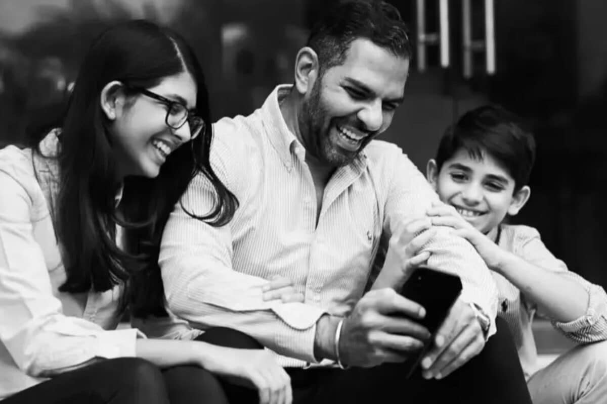 Sunjay Kapur Property Dispute: प्रिया कपूर ने मांगी पैसे निकालने की परमिशन, भरेंगी करिश्मा के बच्चों की फीस