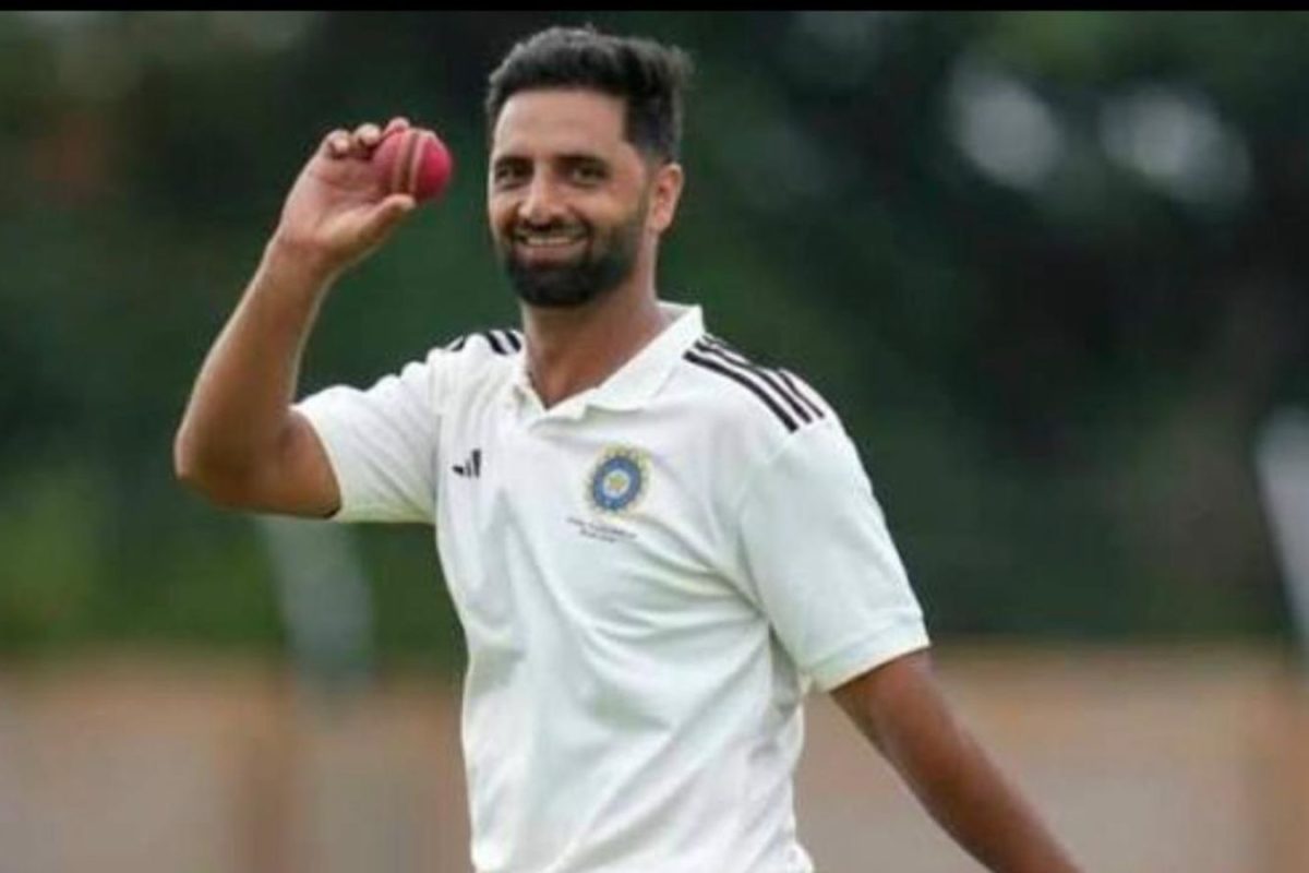2 सीजन में 104 विकेट, फिर भी अजित अगरकर ने फेर लिया मुंह, आखिर क्यों नहीं हुआ आकिब नबी का टेस्ट टीम में सेलेक्शन?