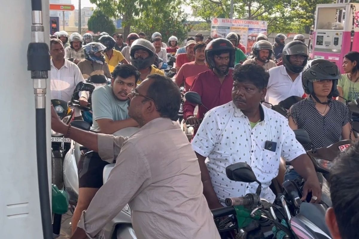 Petrol Diesel Price Hike: पेट्रोल-डीजल के दाम 3-3₹ बढ़े, रांची के पंपों पर उमड़ी भीड़, जान लीजिए नई रेट लिस्ट