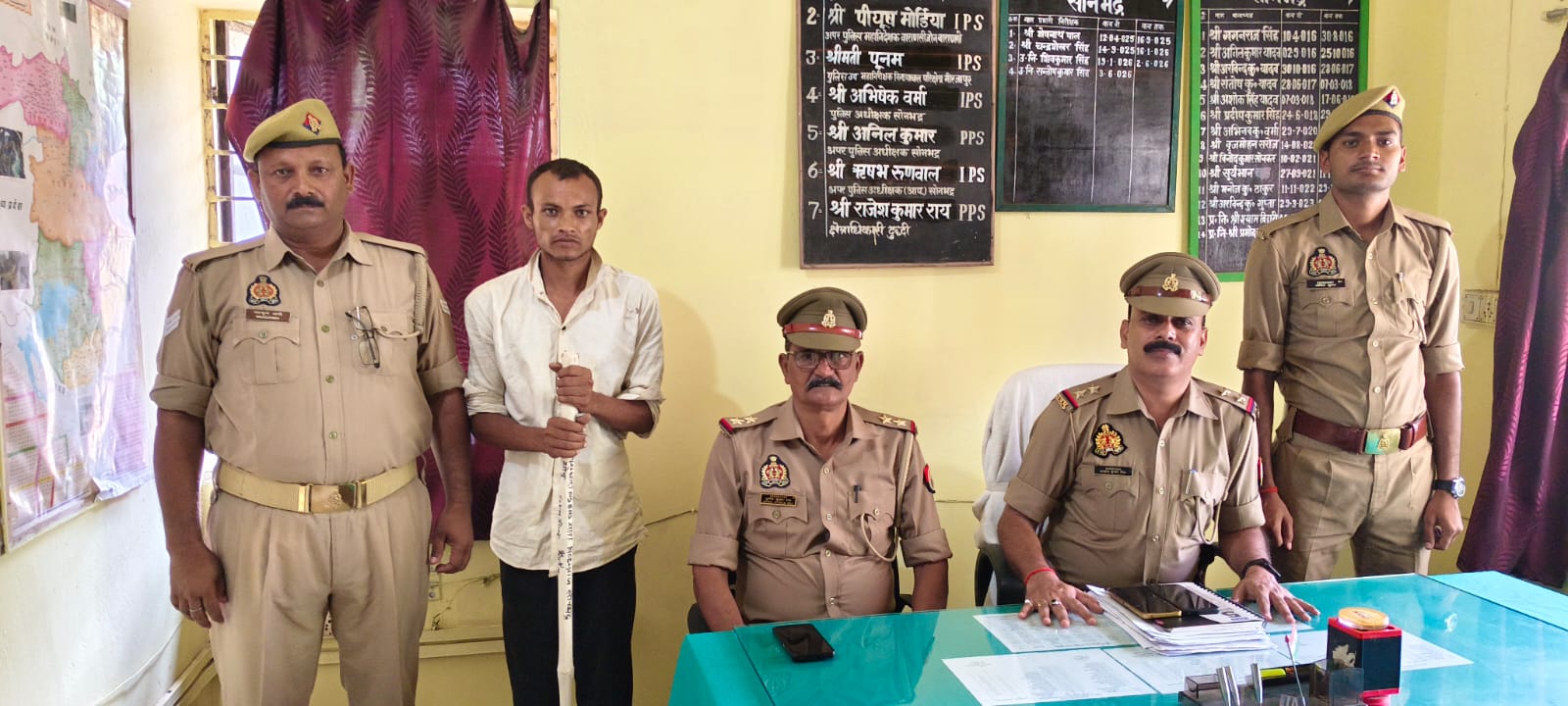पिता की हत्या के आरोप में पुत्र गिरफ्तार, 8 घंटे में खुलासा कर विंढमगंज पुलिस ने बरामद किया आला कत्ल
