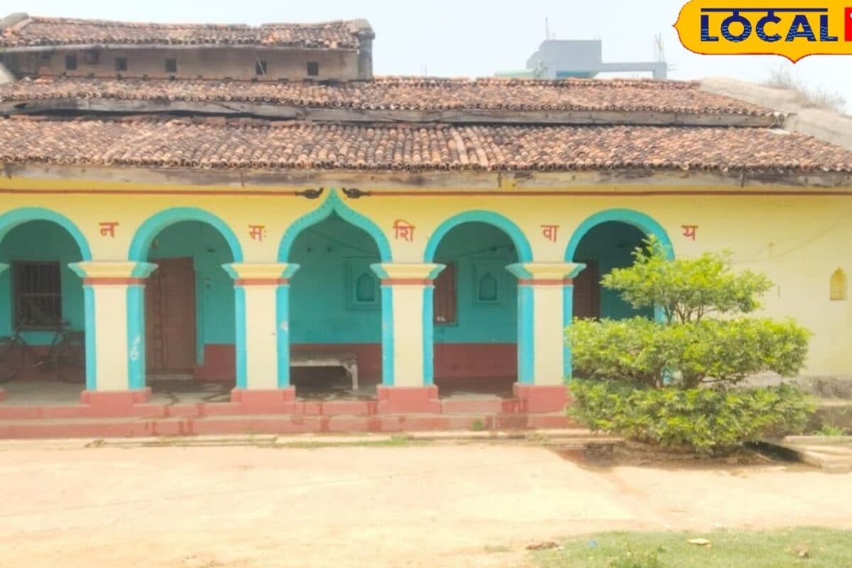 गांव में पुरानी बैठकी… 45°C में भी प्राकृतिक ठंडक, 20 इंच मोटी दीवार और खपड़ा; खजूर पत्ते की छत का कमाल