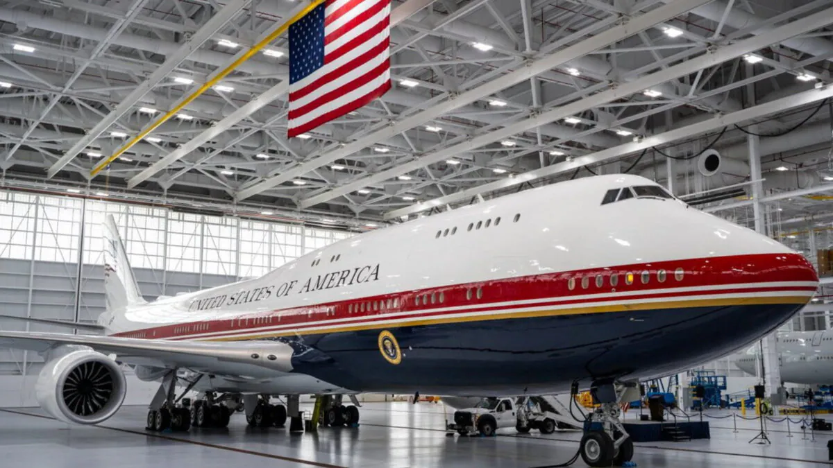 Air Force One News | Donald Trump Qatar | Flying White House- एयरफोर्स वन डोनाल्ड ट्रंप अमेरिका में शामिल